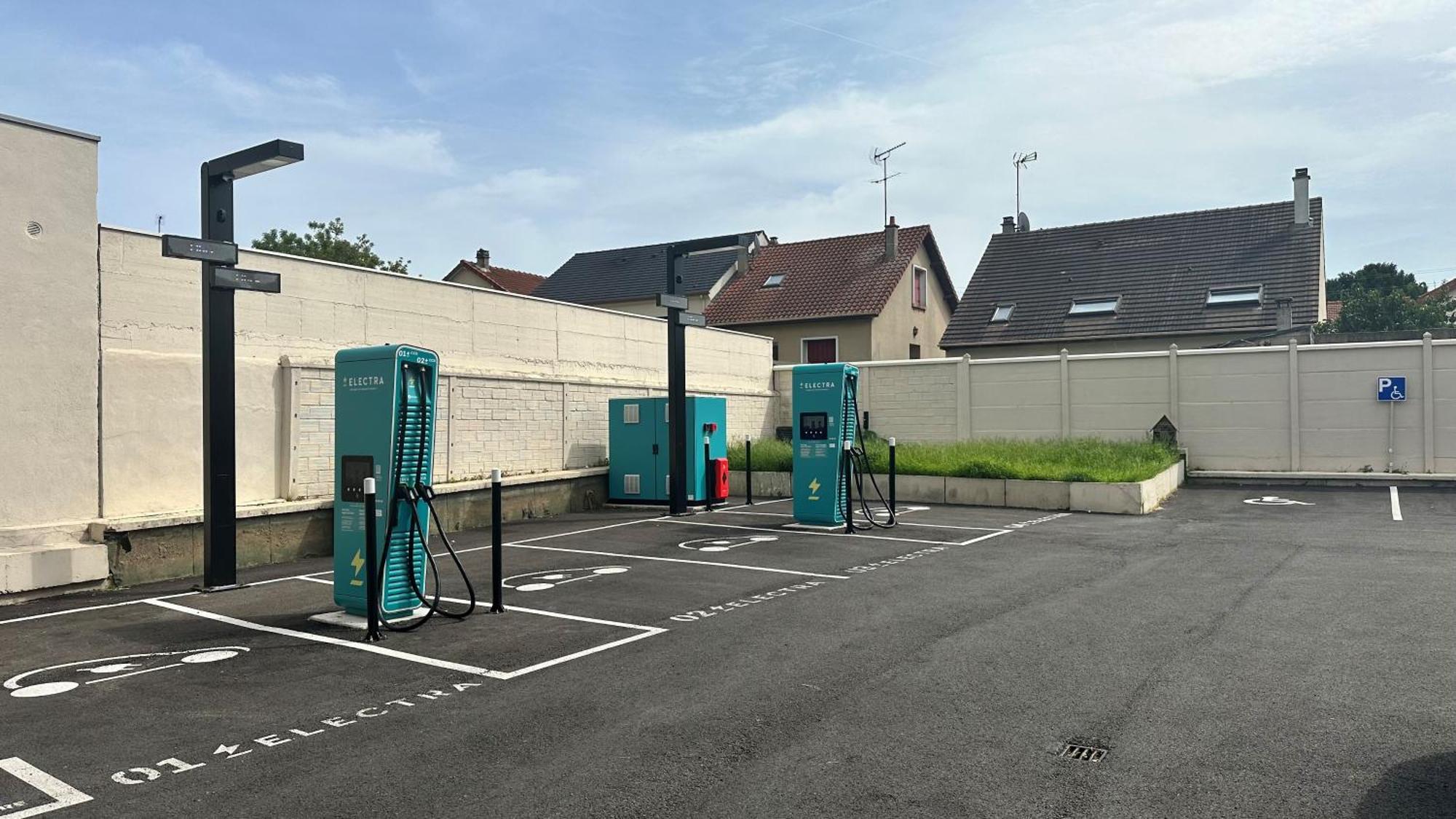 Kyriad Le Bourget Centre- Parc Des Expositions Exterior foto